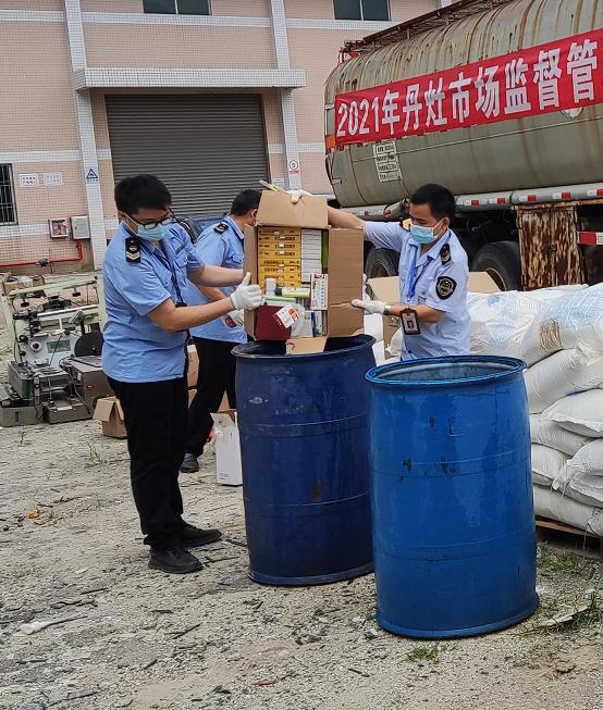 產(chǎn)品銷毀|強監(jiān)管嚴(yán)執(zhí)法！丹灶集中銷毀3000多件罰沒物品